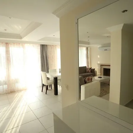 Luna Villa